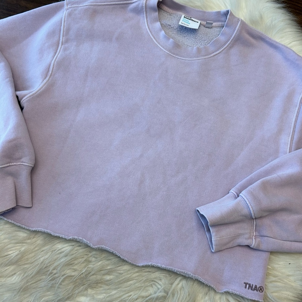 ARITZIA TNA Sweatfleece Cozy Fleece Perfect Fit Raw Hem Cropped Sweatshirt